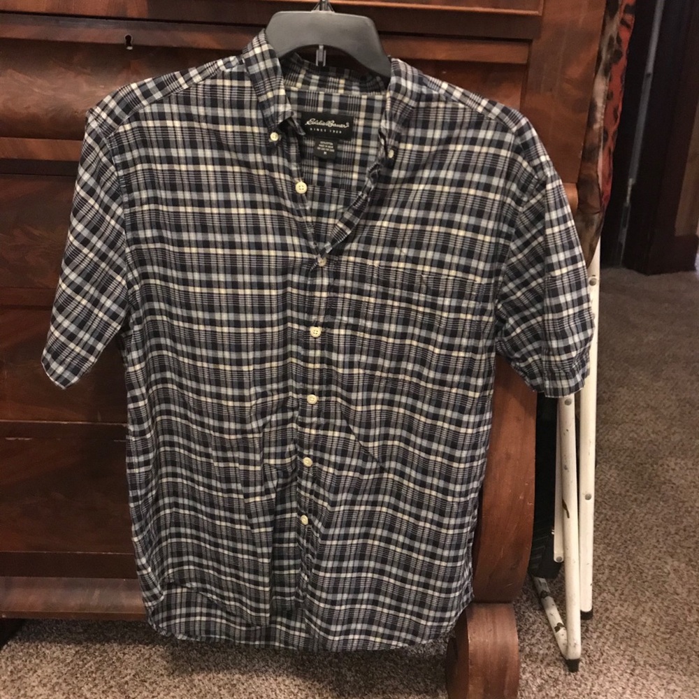 Men’s Eddie Bauer Button Down Shirt/size M